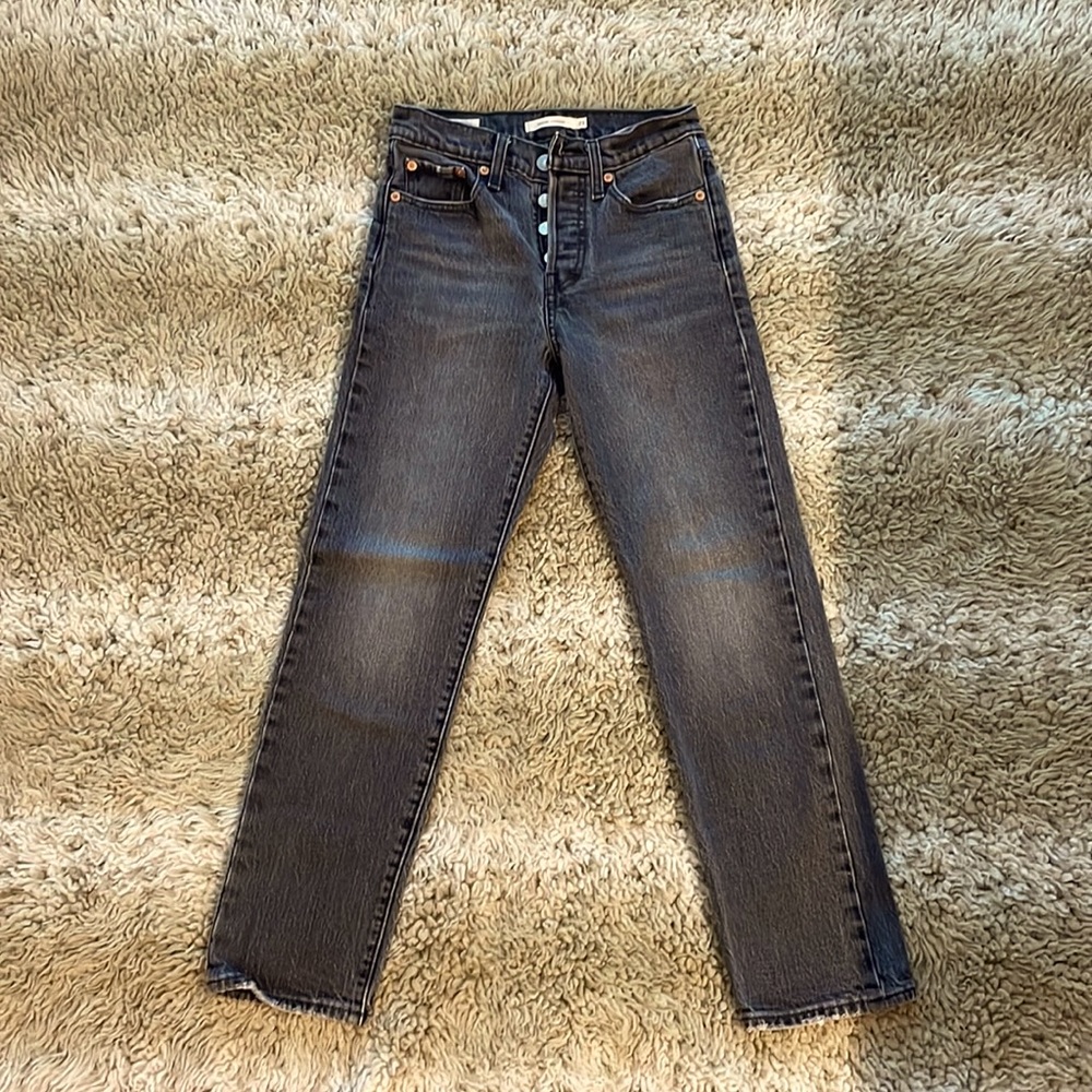 Levi’s charcoal wedgie straight jeans 23